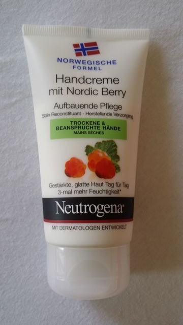 Neutrogena Norwegian Formula Hand Cream with Nordic Berry Review