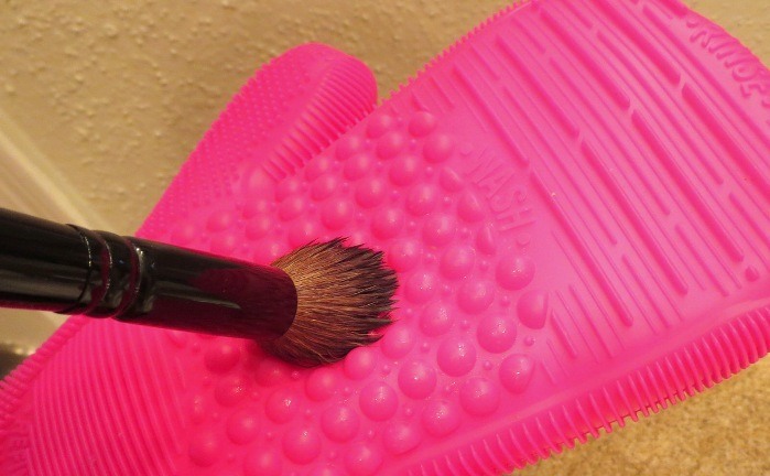 Sigma 2x Spa Brush Cleaning Glove Review8