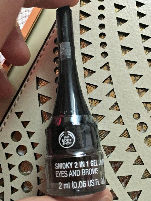 The Body Shop Smoky 2-in-1 Brown Gel Liner and Brow Definer Review4