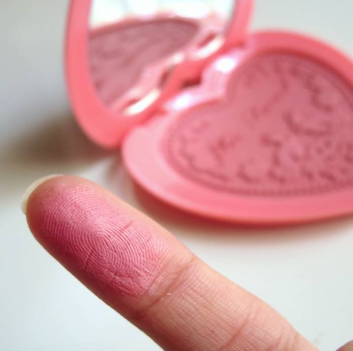 Too Faced Love Hangover Love Flush Long-Lasting 16-Hour Blush Review7