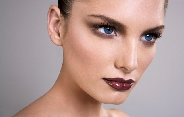 Best Lip Colours to Pair Up with Smokey Eyes 05