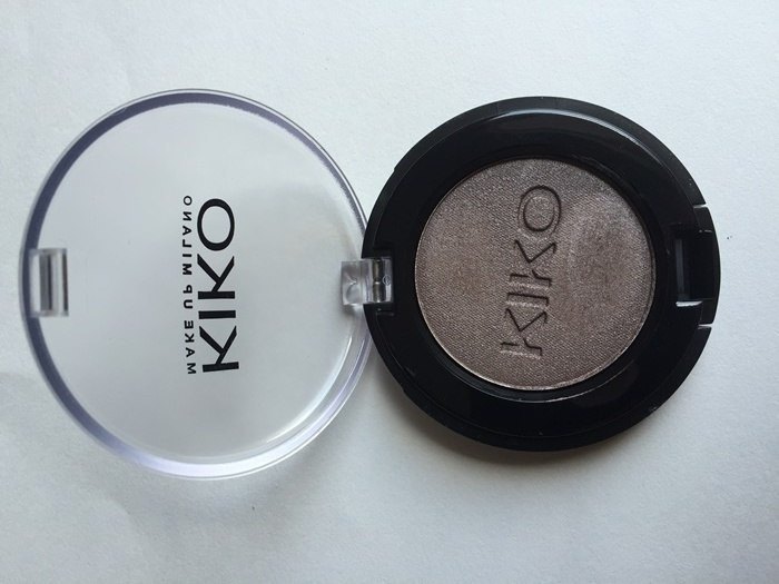 KIKO #124 Pearly Dark Dove Gray Highly Pigmented Eyeshadow Review7