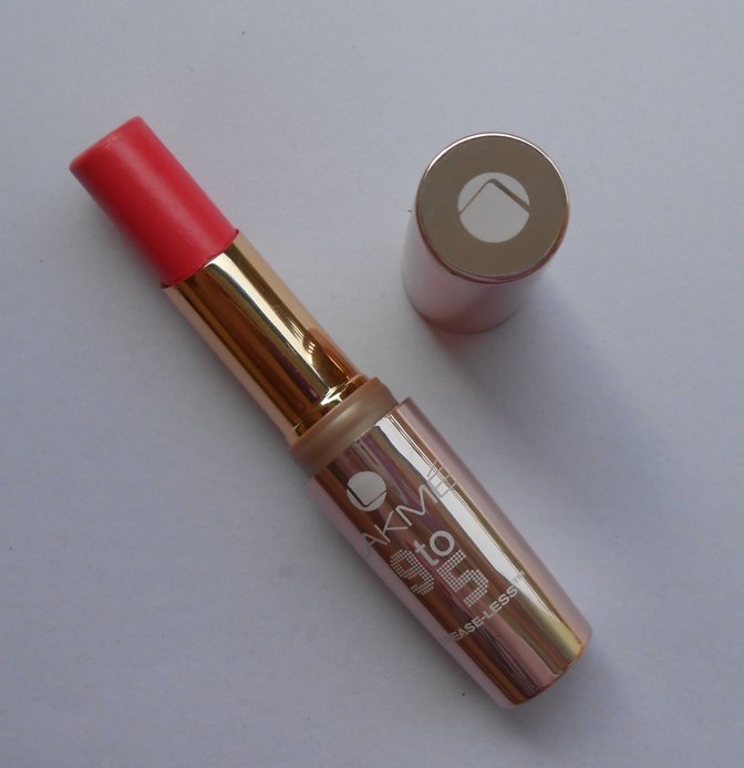 Lakme Pink Charge 9 to 5 Crease-Less Creme Lipstick Review3