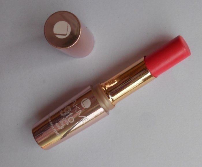 Lakme Pink Charge 9 to 5 Crease-Less Creme Lipstick Review6