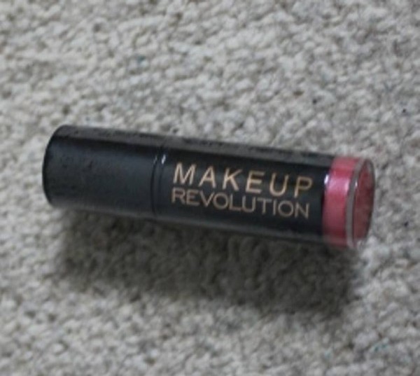 Makeup Revolution Encore Amazing Lipstick 3