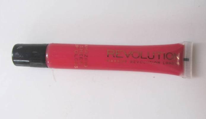 Makeup Revolution Must Be Strong Amazing Sheen Lip Gloss Review1