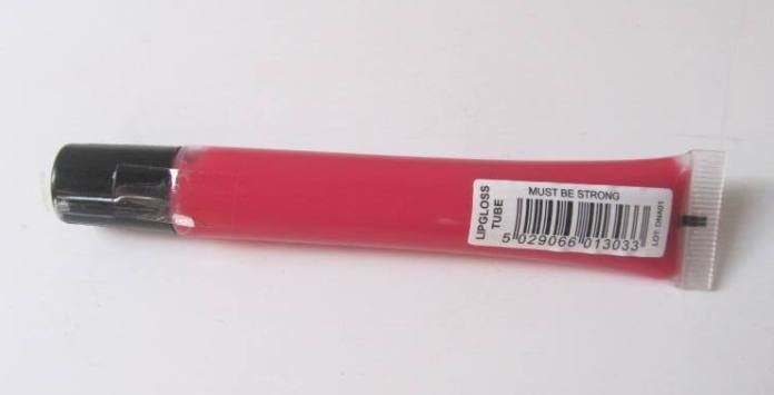Makeup Revolution Must Be Strong Amazing Sheen Lip Gloss Review2