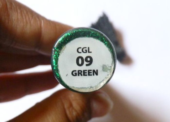 NYX CGL 09 Green Candy Glitter Liner Review2