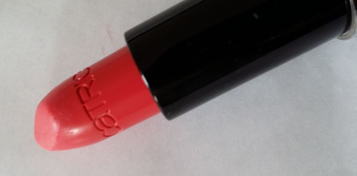 Catrice 210 Pinkadilly Circus Ultimate Colour Lipstick Review5