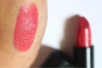 Essence I Am Yours! Long Lasting Lipstick Review4