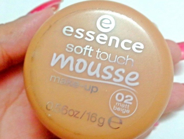 Essence Soft Touch Mousse Make-Up 02 Matte Beige review