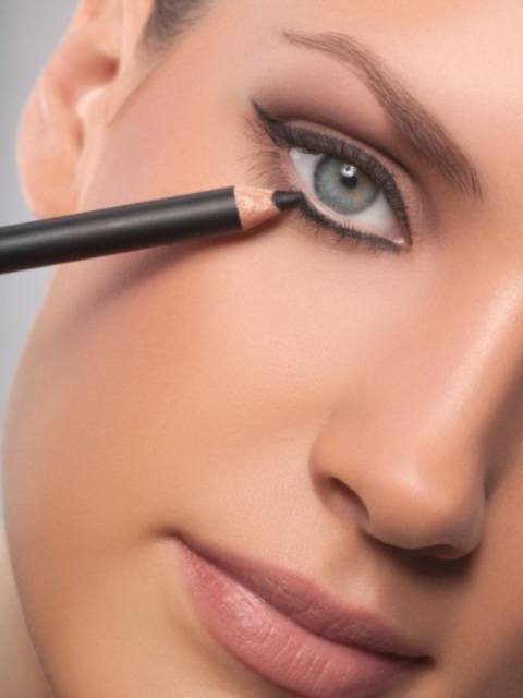 Eyeliner Tricks That Will Make Your Life Easier 5