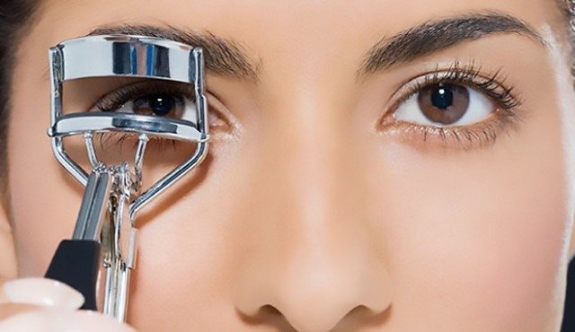 Eyeliner Tricks That Will Make Your Life Easier 7