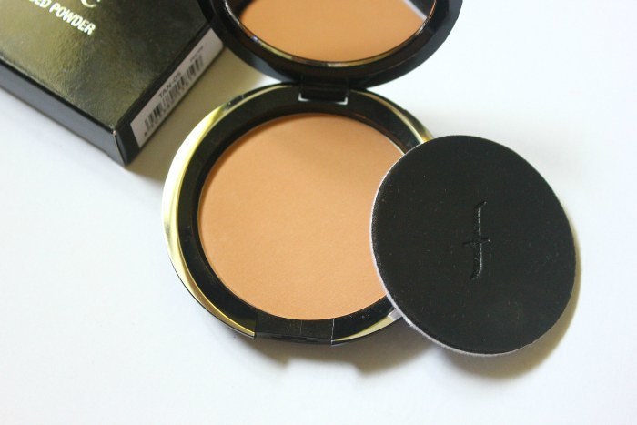 Faces Go Chic Pressed Powder Review compact