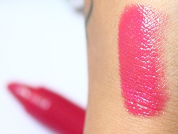 Lakme Absolute Hot Pink Lip Tint Crème Review swatch
