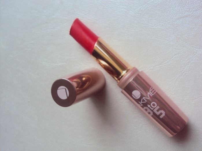 Lakme MR10 Red Rebel 9 to 5 Lip Color Review6
