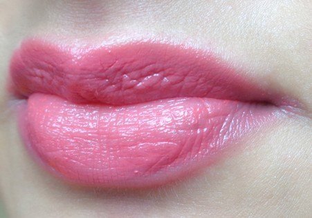 Makeup Revolution Insatiable #Liphug Lipstick Review6