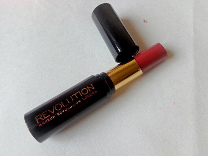 Makeup Revolution London Saviour Will Come #Liphug Lipstick 6