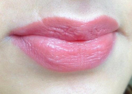 Makeup Revolution London Saviour Will Come #Liphug Lipstick 9