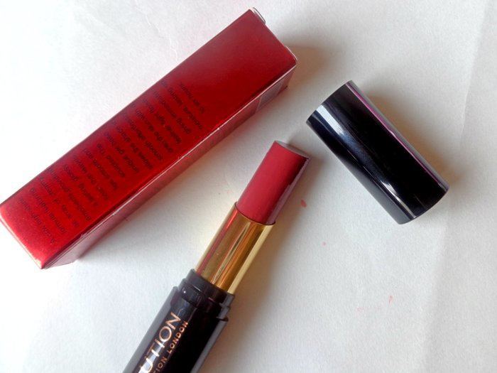 Makeup Revolution London Saviour Will Come #Liphug Lipstick