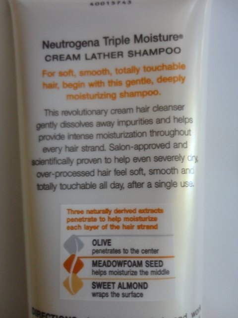 Neutrogena Triple Moisture Cream Lather Shampoo 2