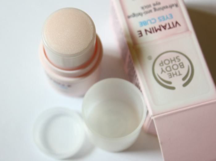 The Body Shop Vitamin E Eyes Cube Refreshing Anti Fatigue Eye Stick packaging