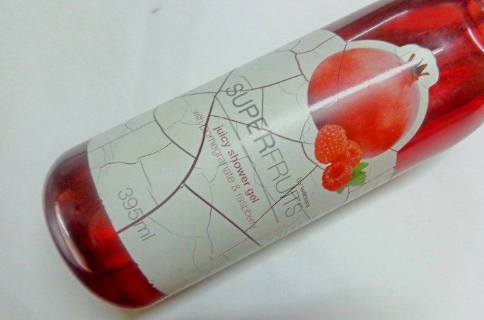 Watsons Super-Fruits Pomegranate and Raspberry Juicy Shower Gel Review1