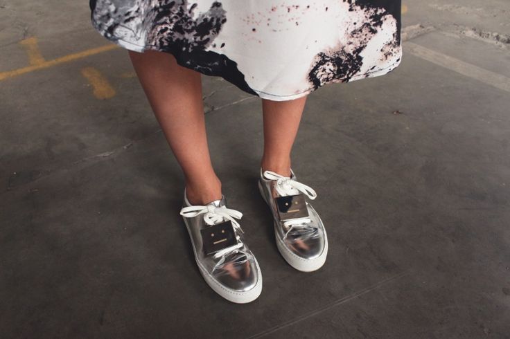 Awesome ways to style sneakers with feminine dresses_blingy