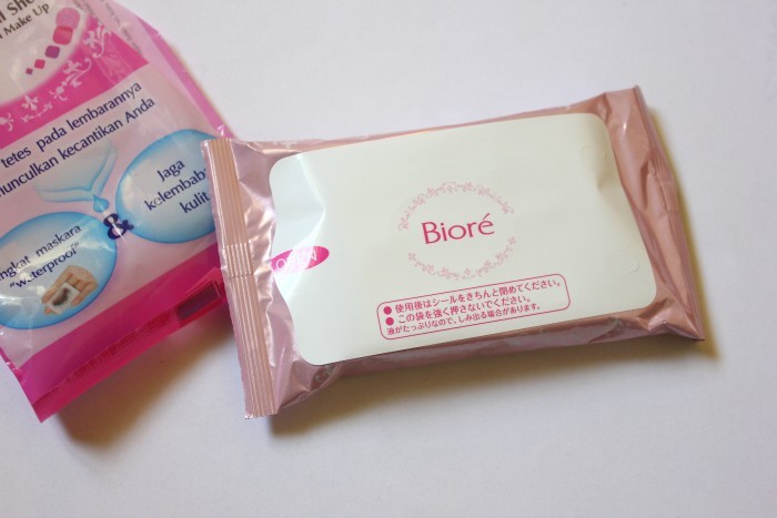 Biore Makeup Remover Cleansing Oil Sheet Review packaging
