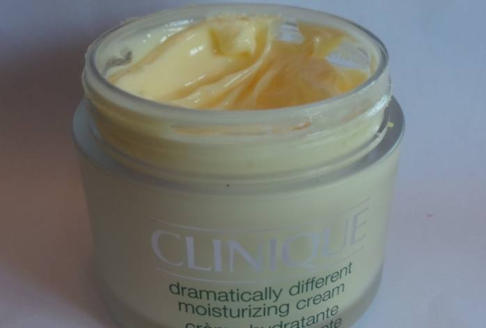 Clinique Dramatically Different Moisturizing Cream Review2