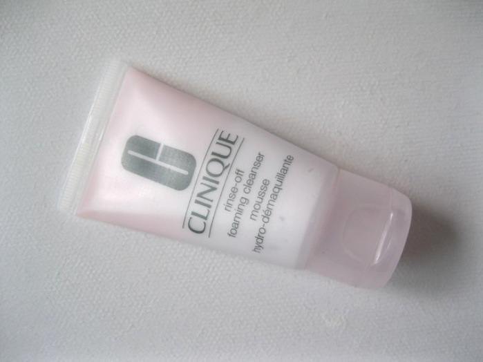 Clinique Rinse-Off Foaming Cleanser Review2