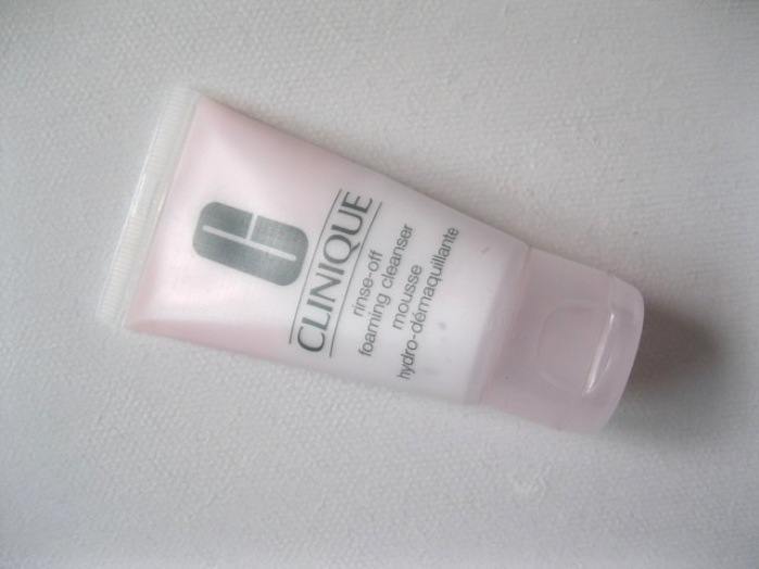 Clinique Rinse-Off Foaming Cleanser Review3