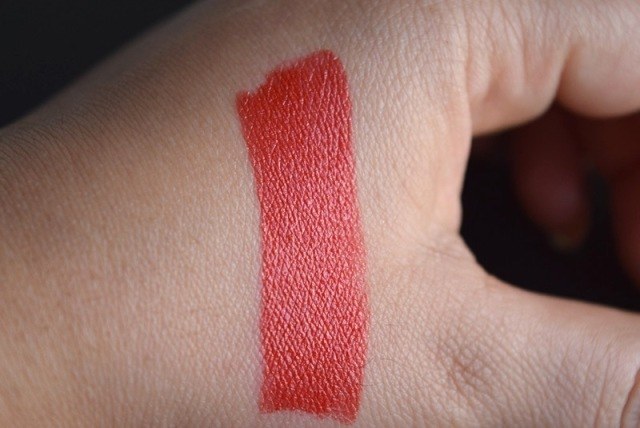 Covergirl Outlast Longwear Moisture Lipstick in Red Revenge