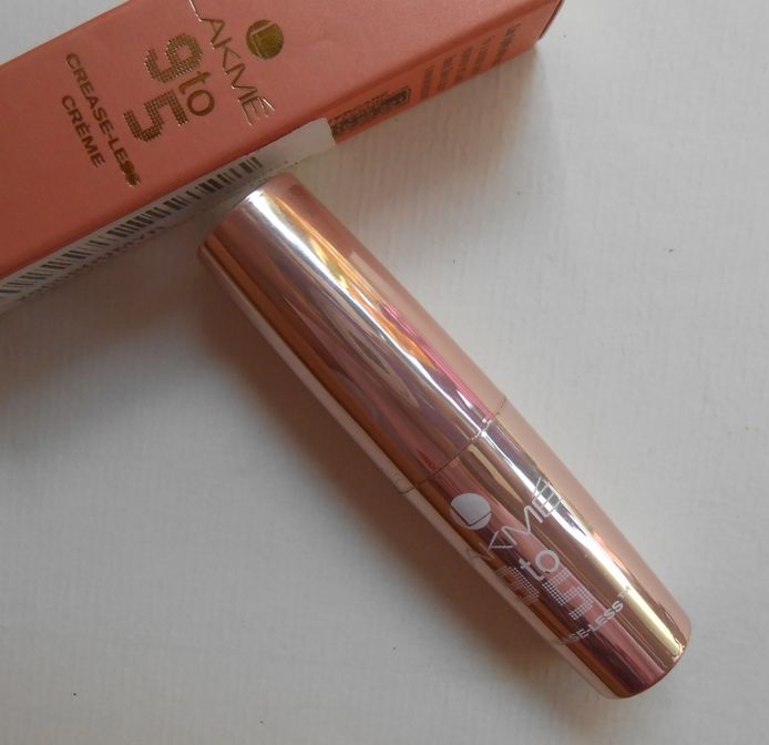 Lakme Coral Case 9 to 5 Crease-Less Creme Lipstick Review2