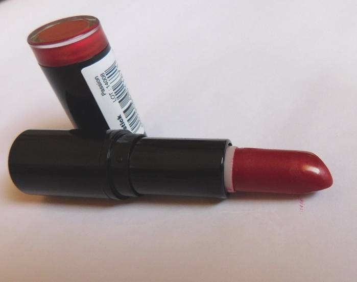 Makeup Revolution Passion Amazing Lipstick Review2