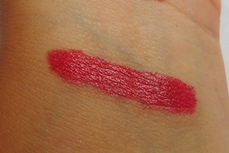 Makeup Revolution Passion Amazing Lipstick Review4