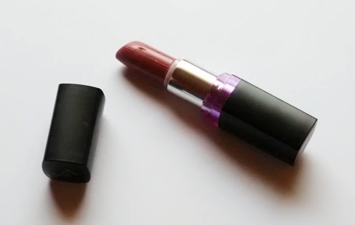 Maybelline Colorshow Lively Violet Creamy Matte Lipcolor Review4