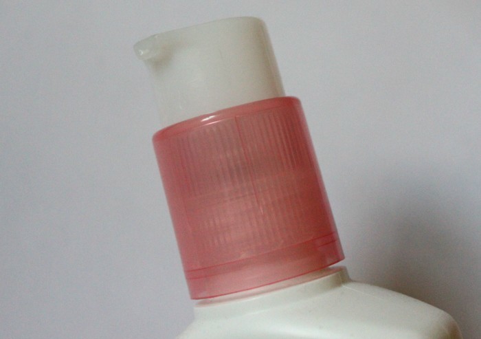 Neutrogena Oil Free Acne Moisturizer Pink Grapefruit Review pump