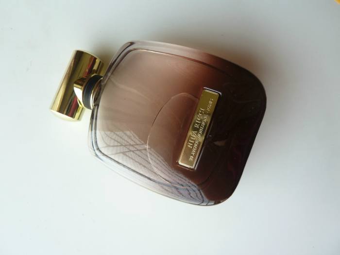 Nina Ricci E'xtase Perfume Review bottle