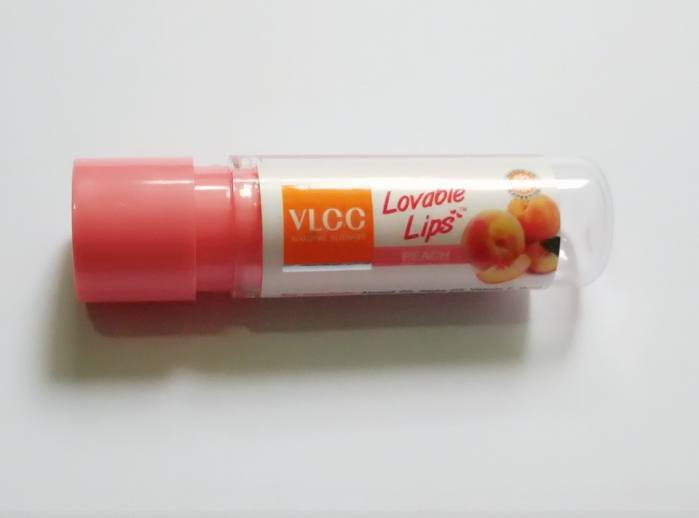 VLCC Peach Lovable Lips Lip Balm Review3