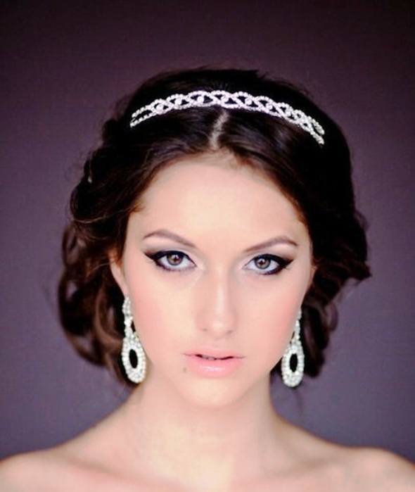 7 Charismatic Hairstyles That'll Make You Look Like A Princess During Your Wedding Functions