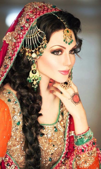 7 Charismatic Hairstyles That'll Make You Look Like A Princess During Your Wedding Functions2