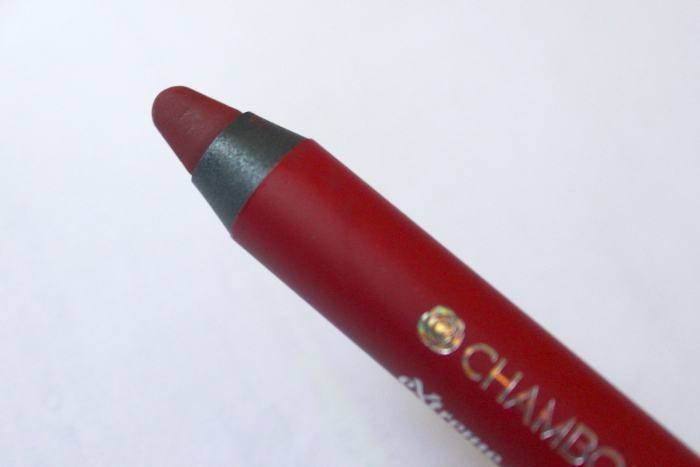 Chambor Xtreme Matte Long Lasting Lipcolour #12 Atomic Red Review bullet 1