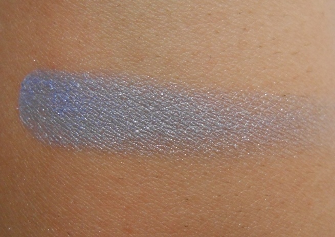 Essence 57 In The Clouds Shimmer Effect Mono Eyeshadow