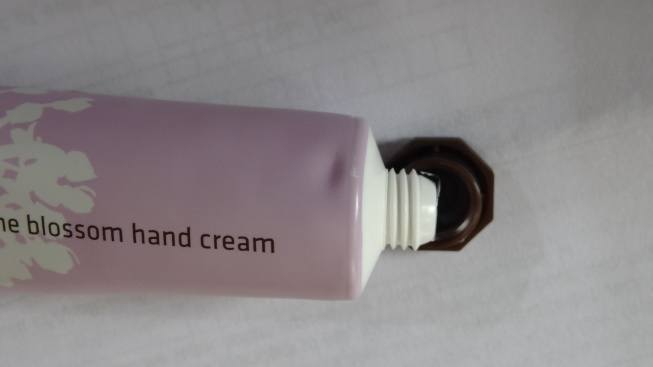 Innisfree Jeju Daphne Blossom Hand Cream