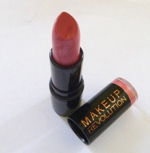 Makeup Revolution London Amazing Lipstick in Dusky2
