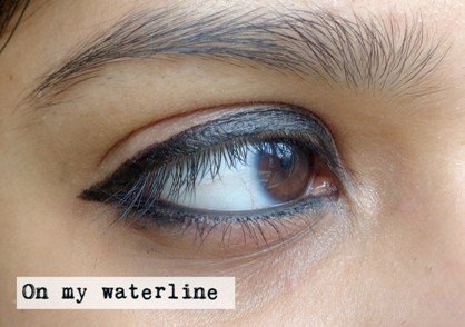 Natio Black Long Lasting Eye Liner Review5