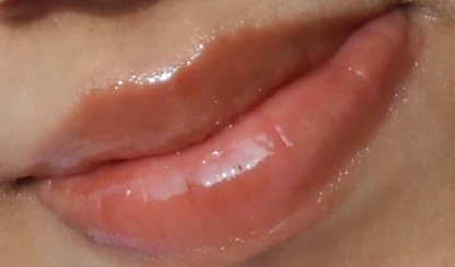 Nude lip gloss swatch