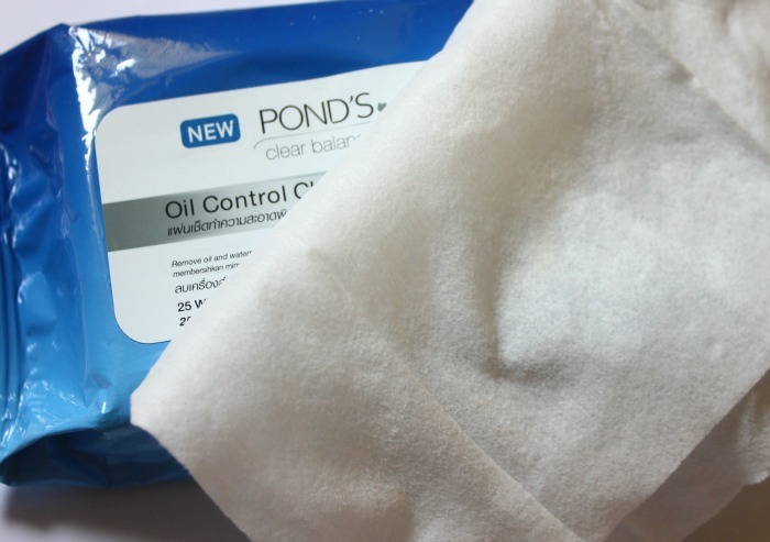 Pond’s Clear Balance Oil Control Cleansing Wipes