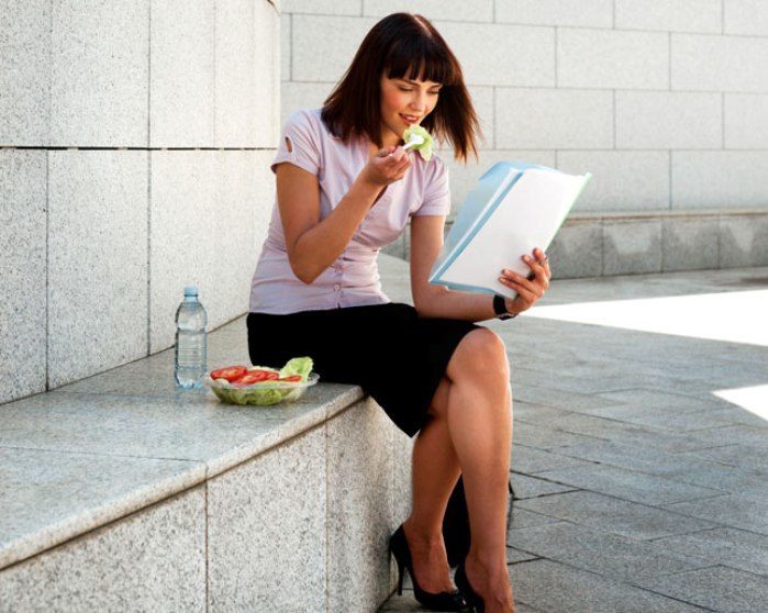Practice These 11 Healthy Eating Habits to Avoid Weight Gain at Workplace3